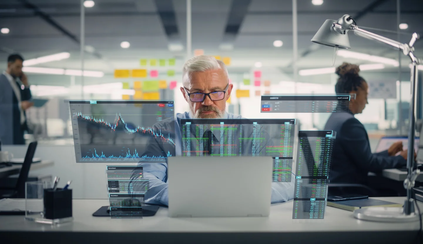 Analyst monitoring digital finance metrics